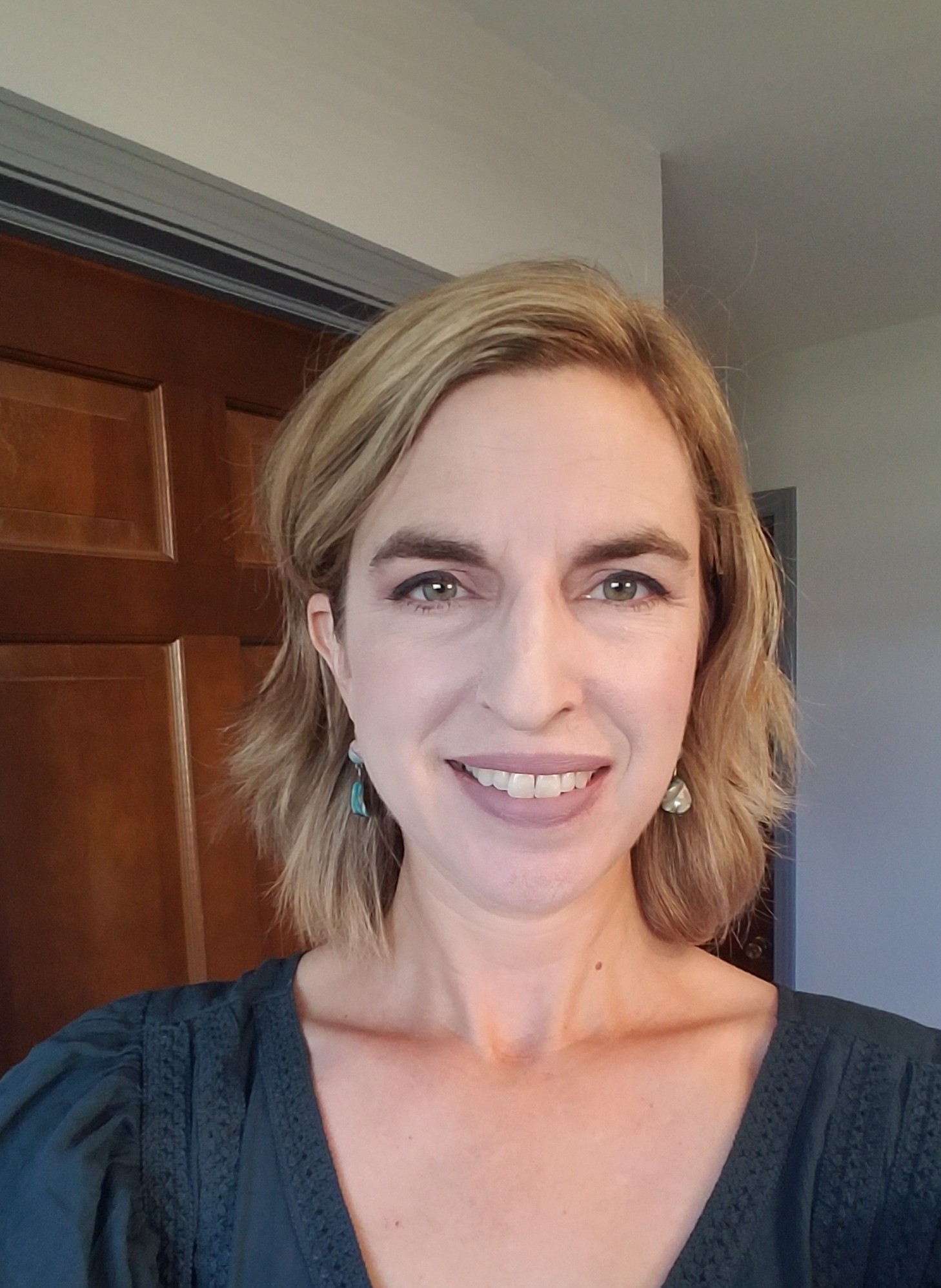 Gretel Grinvalds performing